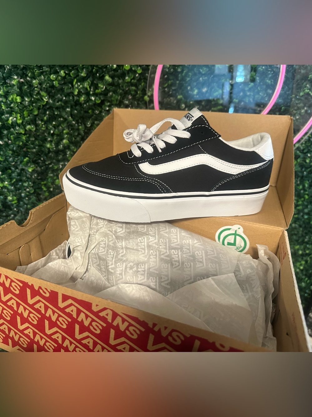 Vans Kids Black and White Old Skool Low-Top Sneakers